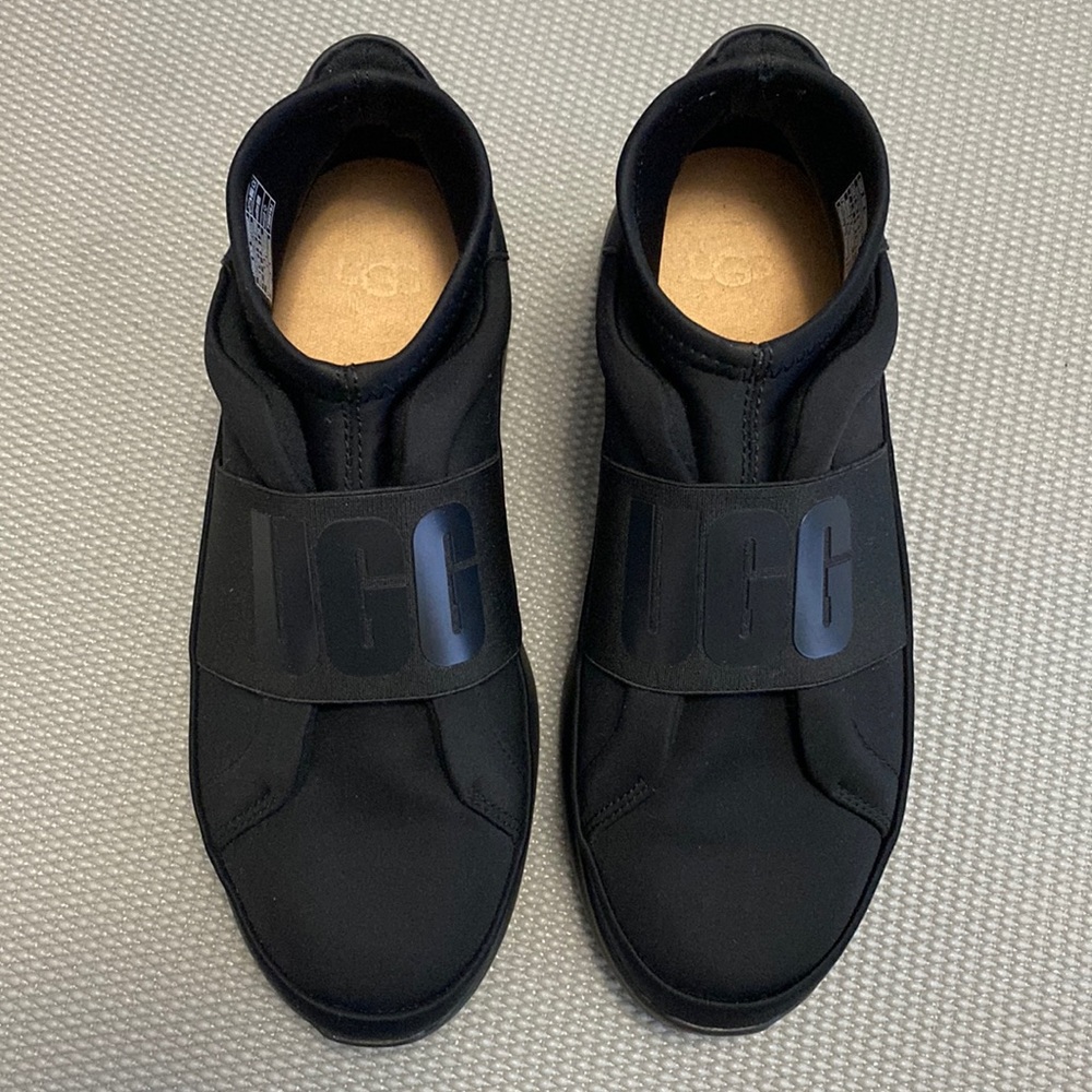UGG Slip On Sneakers Size 7
